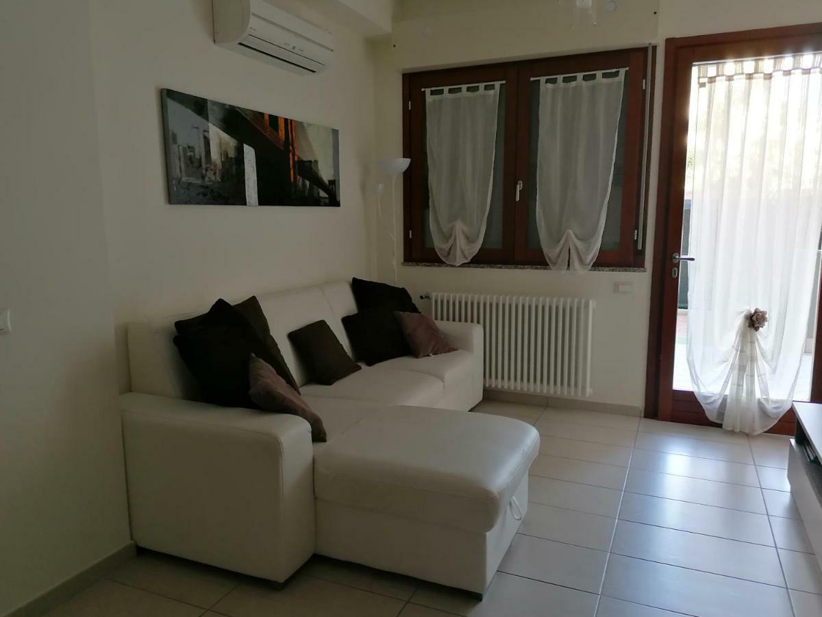 Appartamento Elegante Nuovissimo Quartu SantʼElena Buitenkant foto